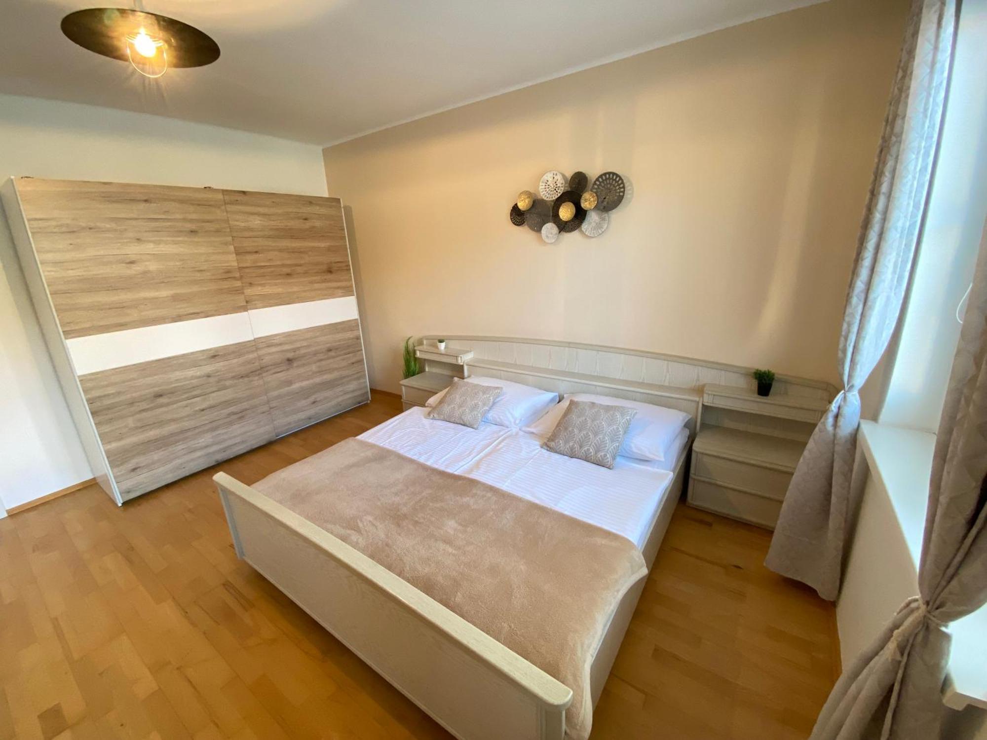 Hotel & Wirtshaus Hoedl-Kaplan Feldbach  Kamer foto